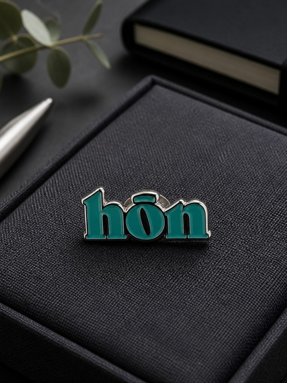 Teal "høn" Enamel Pin